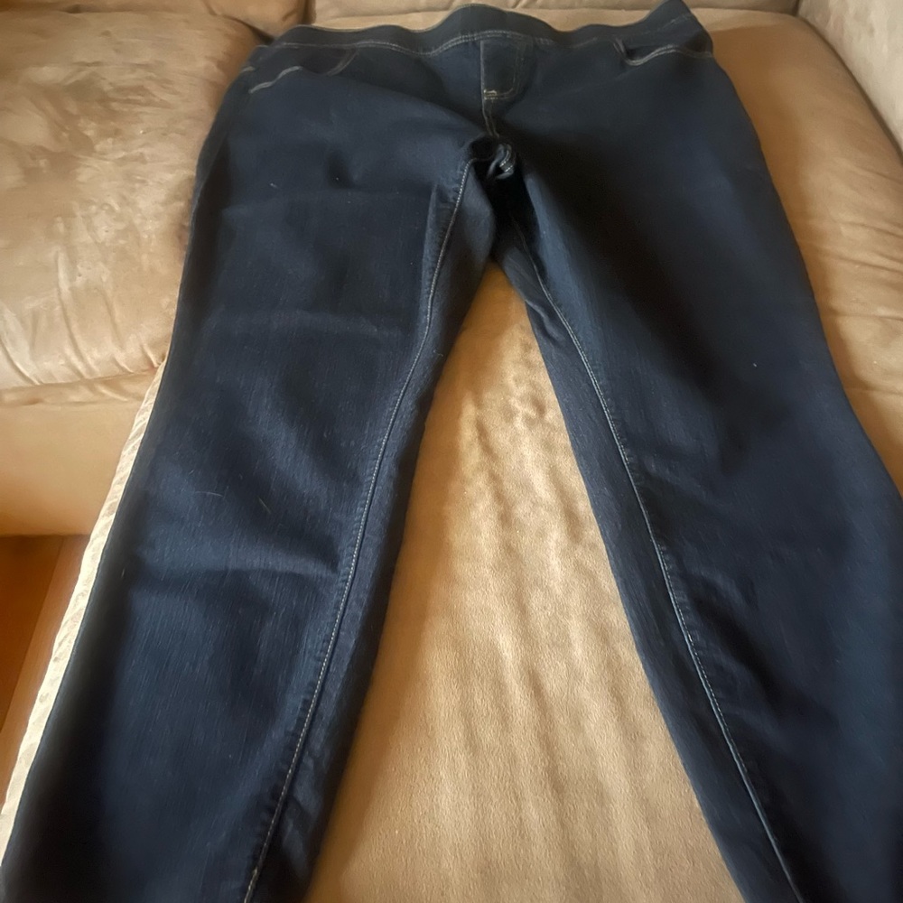 Women’s Torrid Denim 3 R Jeans.